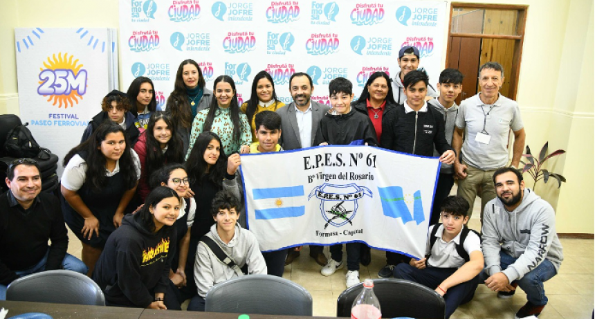 Estudiantes de la EPES N&ordm; 61 realizaron una visita guiada por la ciudad en el marco del programa &ldquo;Turistas por un D&iacute;a&rdquo;