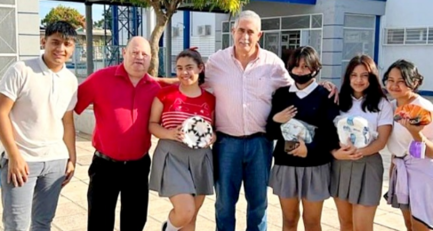 &ldquo;Cacho&rdquo; Garc&iacute;a comparti&oacute; festejos por el D&iacute;a del Estudiante y la Primavera con Alumnos de la EPES N&ordm; 96 y Escuela N&ordm; 268