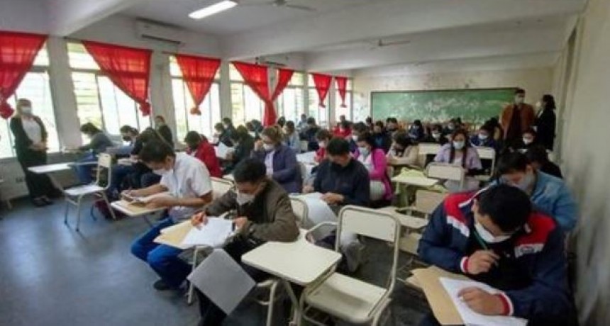 El rector Parmetler salud&oacute; a los estudiantes en su d&iacute;a