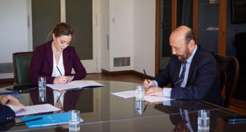 Insfr&aacute;n firm&oacute; el acta para la ejecuci&oacute;n de la l&iacute;nea de 33 KV en Ju&aacute;rez