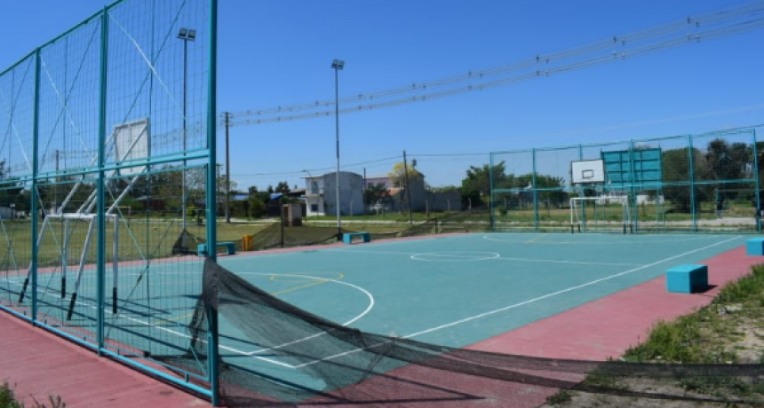 Plaza y play&oacute;n deportivo del barrio Lujan se encuentra en su etapa final