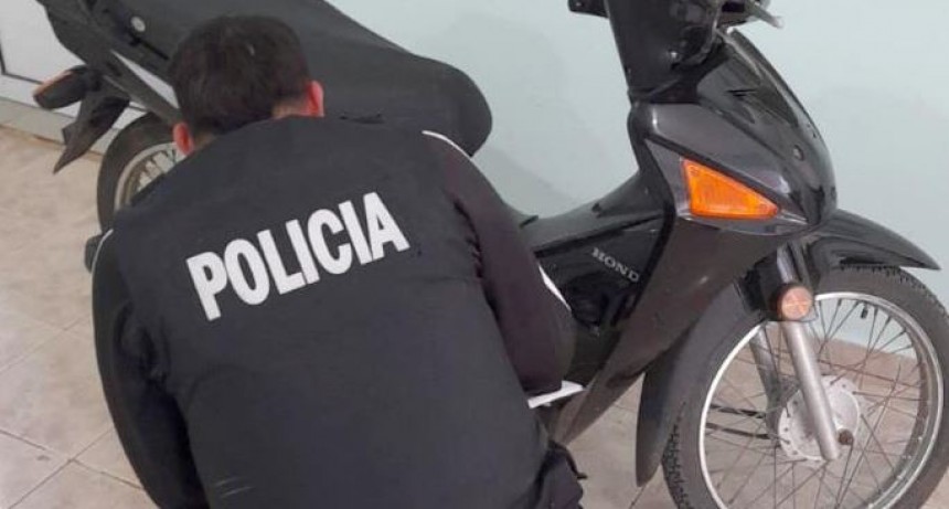 La Polic&iacute;a recuper&oacute; una motocicleta y un tel&eacute;fono celular