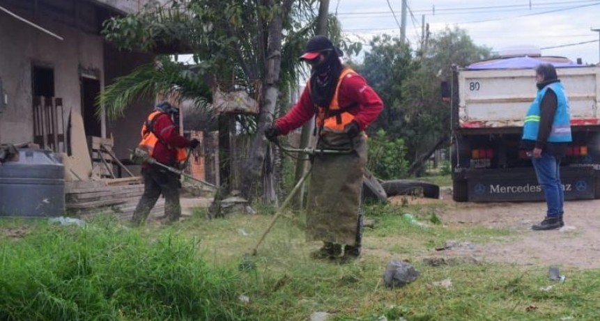 La Municipalidad trabaja en el mantenimiento y embellecimiento de espacios p&uacute;blicos