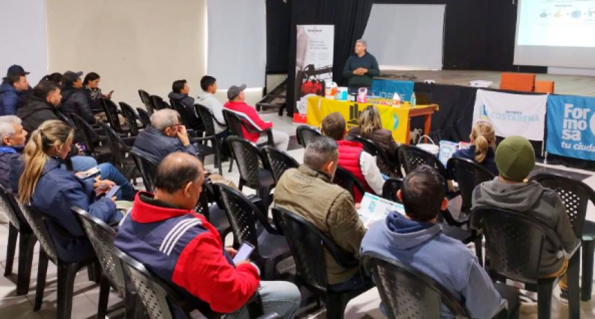 Se realizó una capacitación sobre materiales impermeabilizantes en el Centro Cultural Municipal