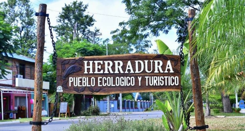INTERIOR: Herradura se prepara para que los estudiantes celebren su día