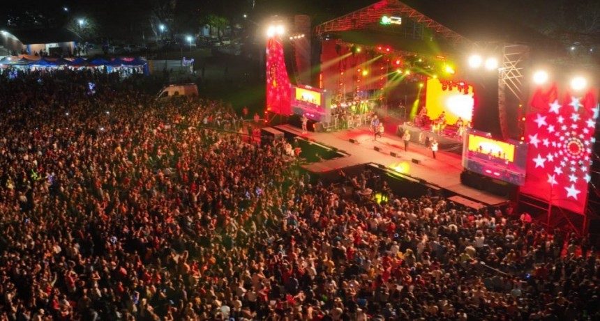 “Cada año la Fiesta Nacional del Pomelo se consolida, se amplía y se enriquece”, sostuvo la senadora González