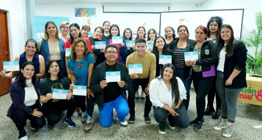 La Escuela Municipal de Formación Popular en Género entregó sus certificados a los nuevos promotores