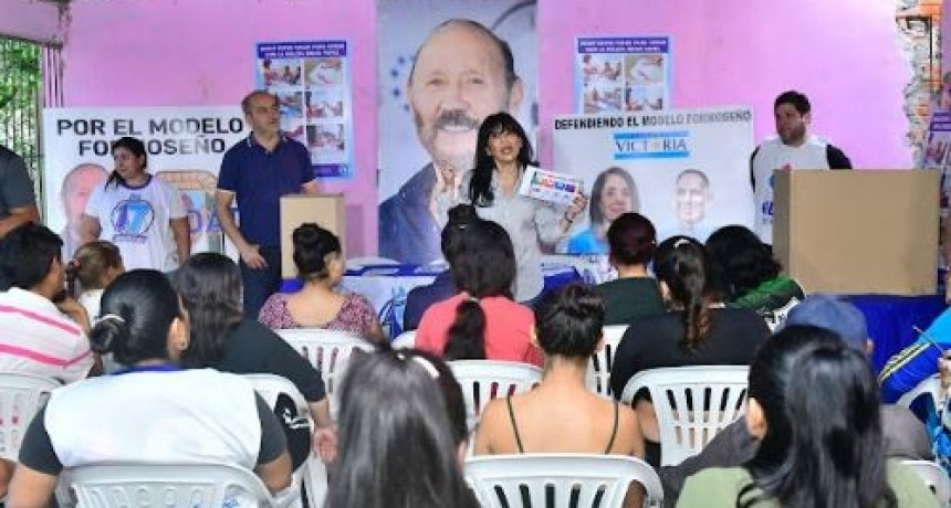 En un nuevo Centro Comunitario del barrio El Porvenir, se organizó una capacitación de la Boleta Única Papel