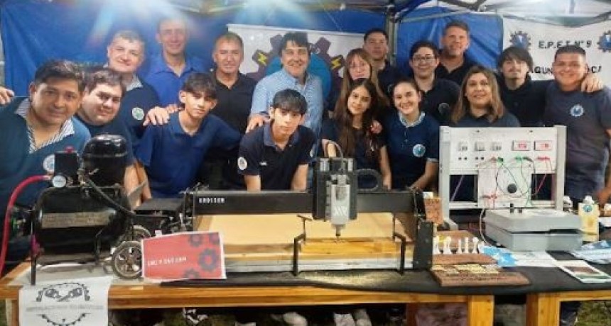 Stands educativos en la Fiesta del Pomelo 2025