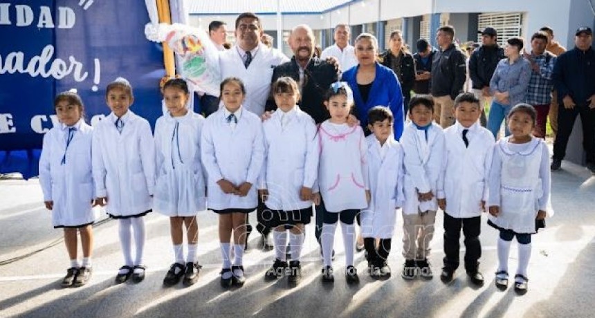 El Gobernador inauguró dos obras educativas en Ingeniero Juárez
