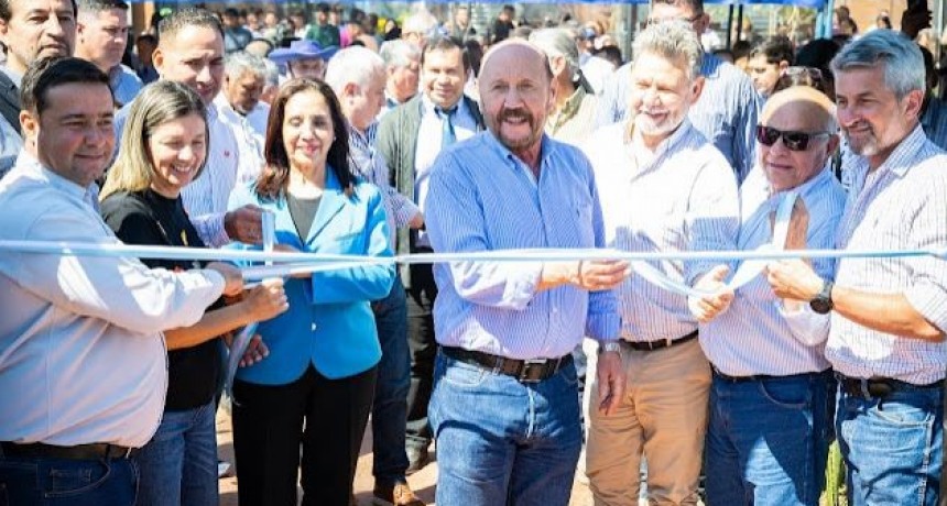 En Tacaaglé, Gildo Insfrán habilitó la pileta municipal y garantizó que llegará el agua potable a las zonas faltantes cuando finalice la obra de la otra planta