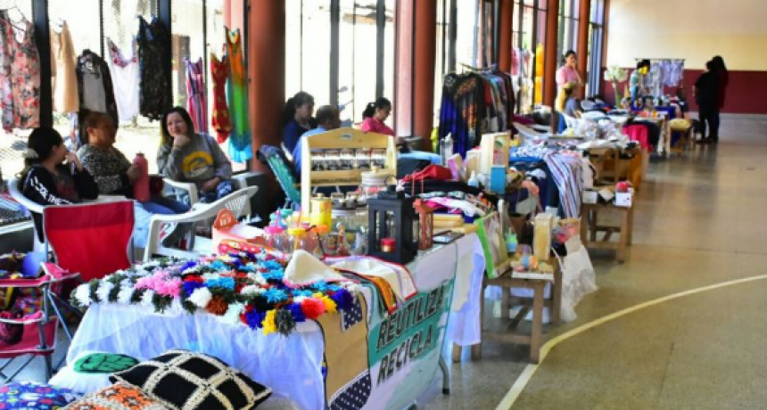 Regres&oacute; la feria del barrio La Paz con todo para el D&iacute;a de la Madre