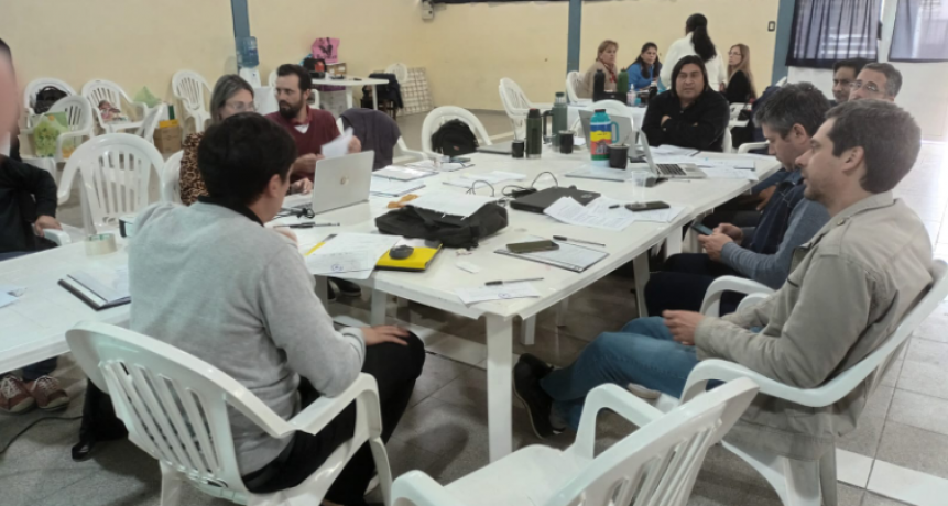 Institutos de capital e interior provincial trabajaron en adecuaci&oacute;n de dise&ntilde;os curriculares