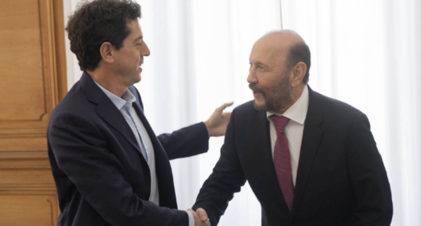 El gobernador Insfr&aacute;n firm&oacute; convenio con el ministro De Pedro