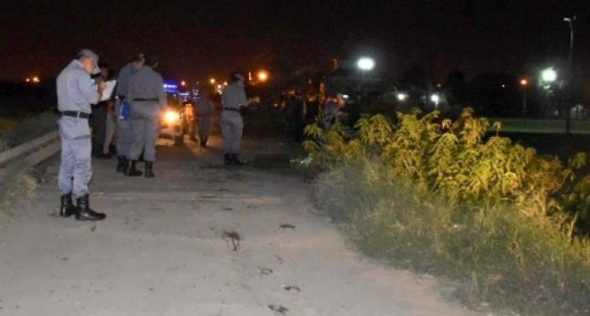 Un motociclista cay&oacute; a un zanj&oacute;n del barrio San Andr&eacute;s II y falleci&oacute;