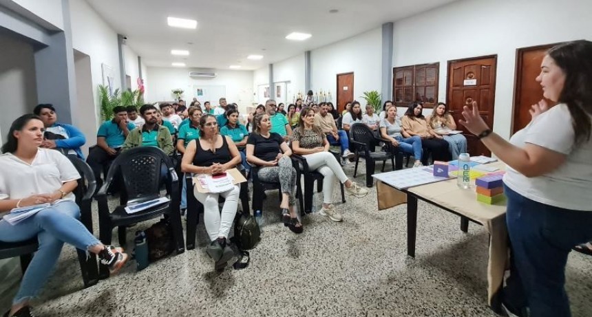 Inició ciclo de capacitaciones dictadas por el INJUVE dirigido al área de Acción Social de la Municipalidad