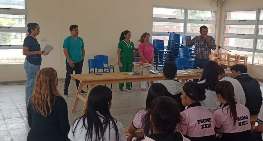 Estudiantes secundarios de Tres Lagunas participaron de una charla sobre Educación Sexual Integral