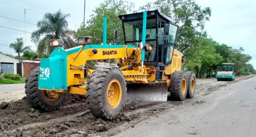 Máquinas y efectivos comunales intervinieron un vasto sector de la ciudad