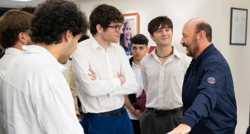 El gobernador Insfrán recibió a integrantes del Centro de Jóvenes Políticos