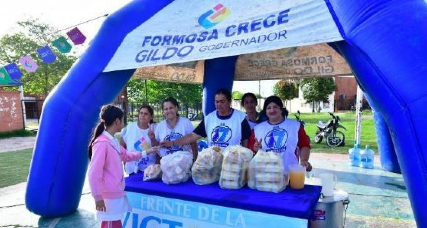 Las familias del barrio Divino Niño disfrutaron de una tarde de kermés
