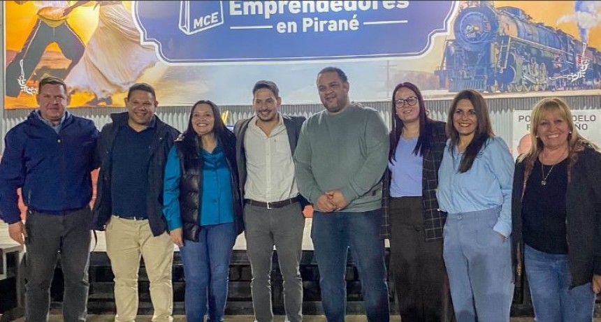  Entrega de certificados y firma de convenio en Pirané