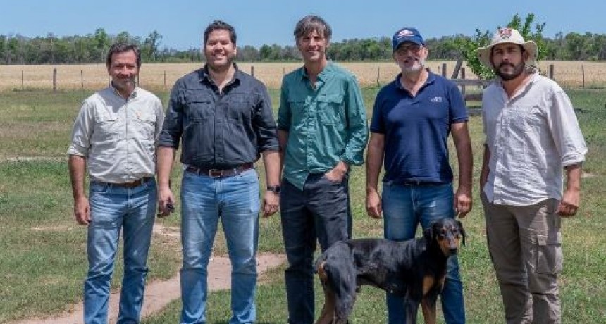 Visita del ministro de la Producción y Ambiente a desarrollo agrícola en Subteniente Perín