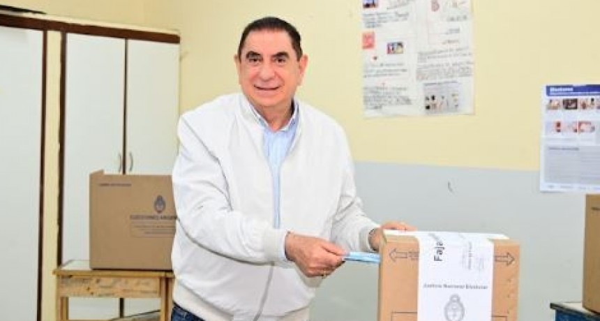 El intendente Jofré emitió su voto y destacó el normal desarrollo de los comicios
