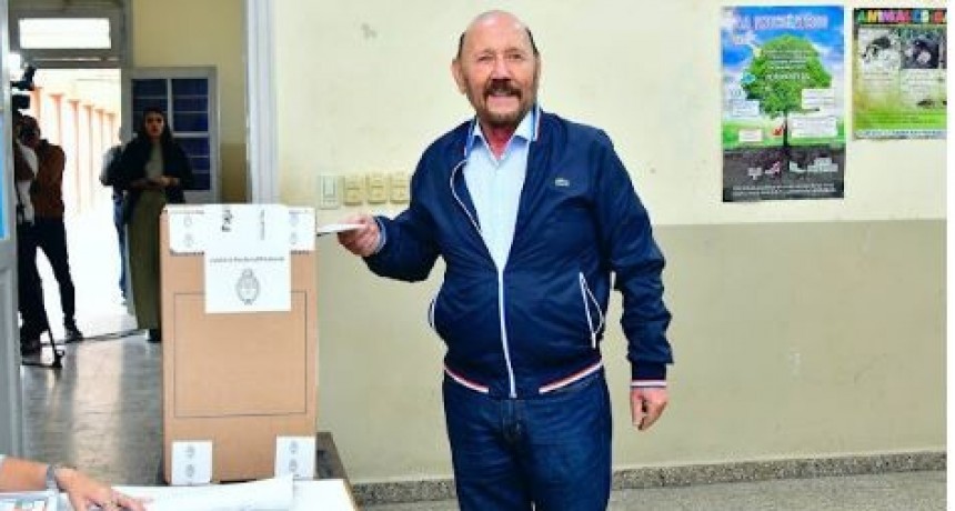 El gobernador Insfrán votó en Laguna Blanca