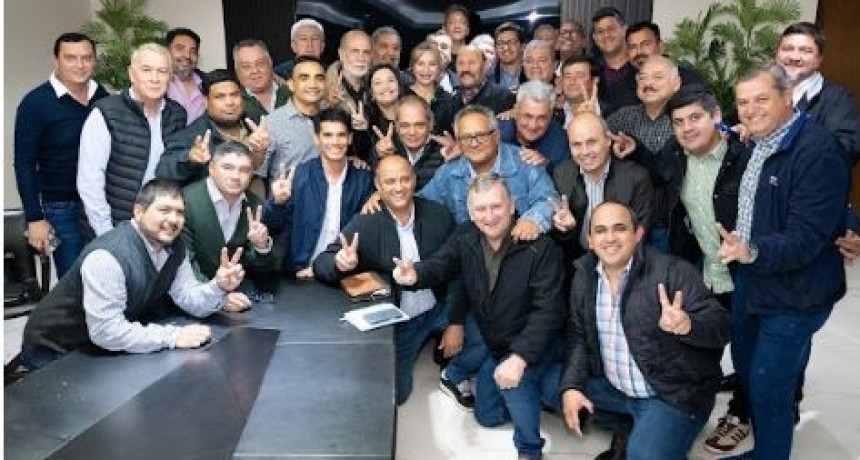 Insfrán se reunió con intendentes y presidentes de Comisiones de Fomento