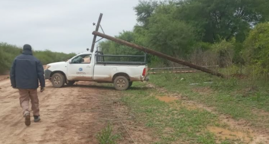 Refsa trabaja en restablecer el servicio el&eacute;ctrico tras el temporal