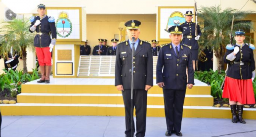 En una emotiva ceremonia se record&oacute; el d&iacute;a del Polic&iacute;a ca&iacute;do en cumplimiento del deber