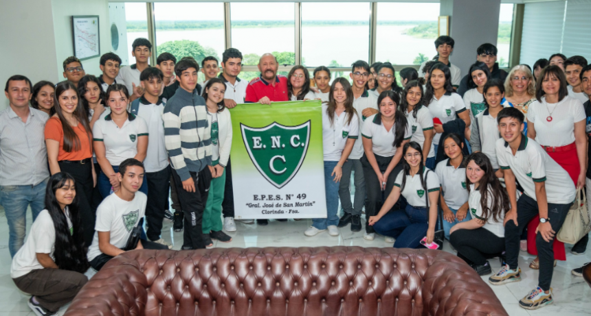 El Gobernador recibió a jóvenes de Clorinda