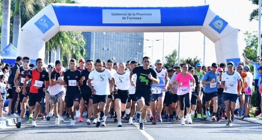 25N: Gran concurrencia en la maratón 5K organizada por la Policía provincial