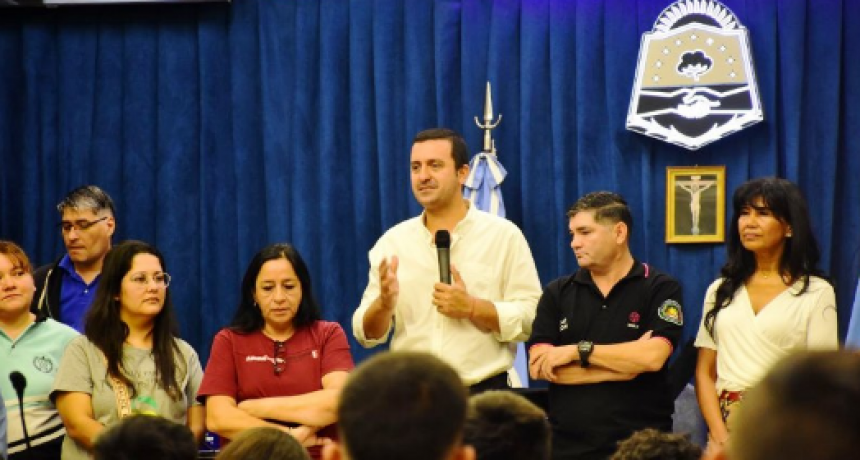 Estudiantes del Departamento Laishí visitaron la ciudad Capital