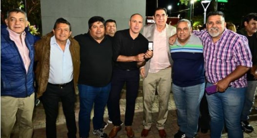 Jofré homenajeó a trabajadores y trabajadoras con trayectoria en la Comuna y anunció importantes beneficios