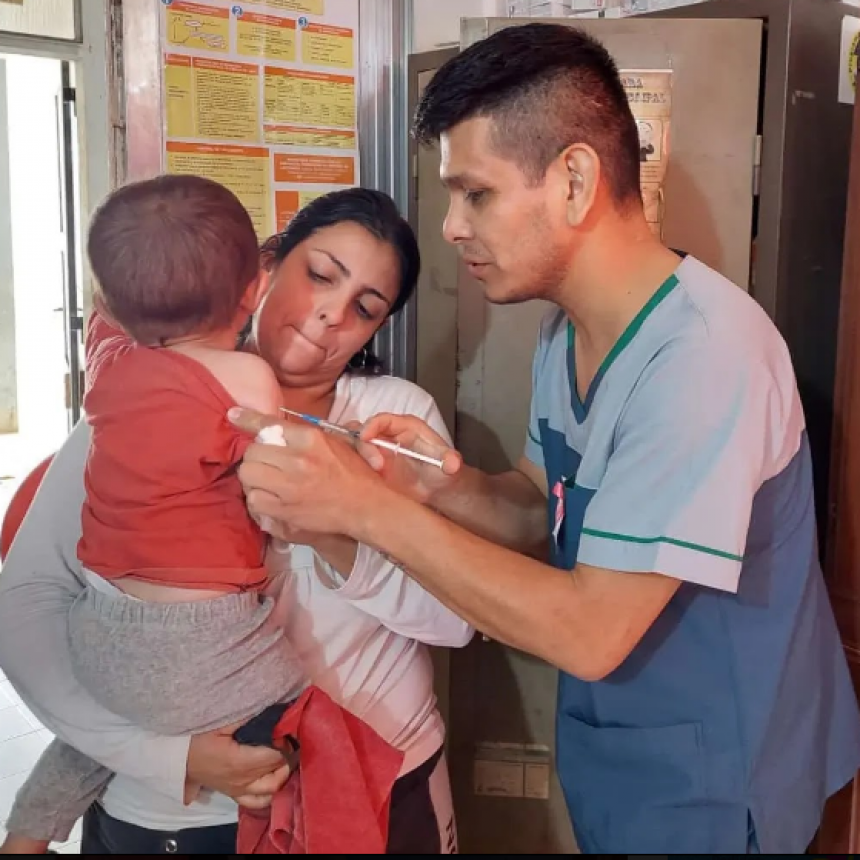 Instan a los padres a vacunar a niños y niñas con las dosis adicionales contra el sarampión, rubeola, paperas y polio