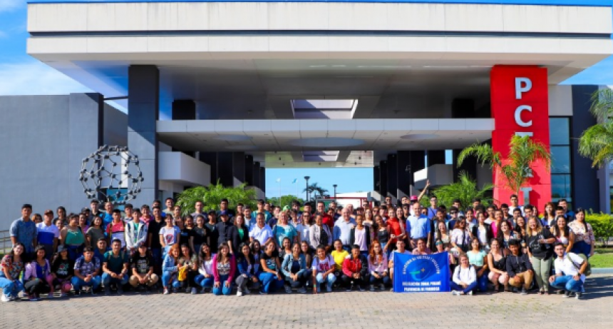 El vicegobernador acompañó a jóvenes del interior en su visita al Instituto Politécnico