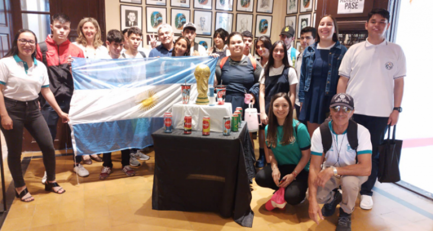 Alumnos de la EPEP 445 recorrieron la ciudad en el marco del programa municipal “Alumnos anfitriones”