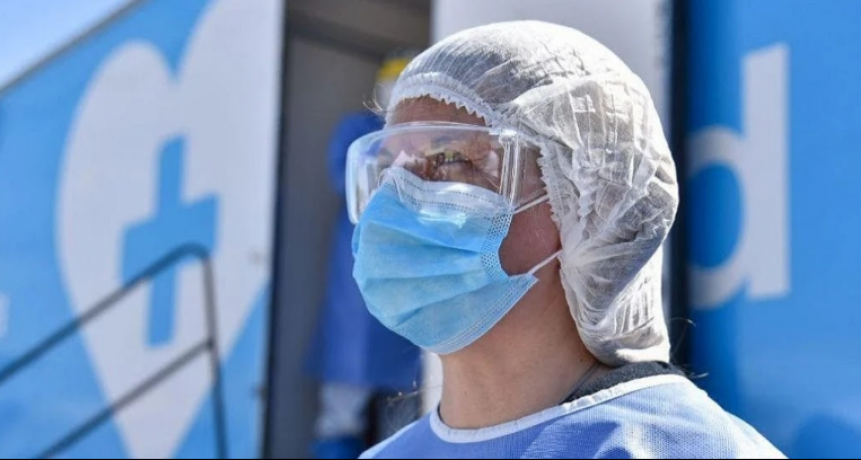 Es obligatorio el uso del barbijo para el personal de salud ante el aumento de casos COVID-19