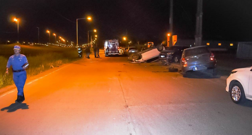 Choque y vuelco en la avenida Gendarmería Nacional