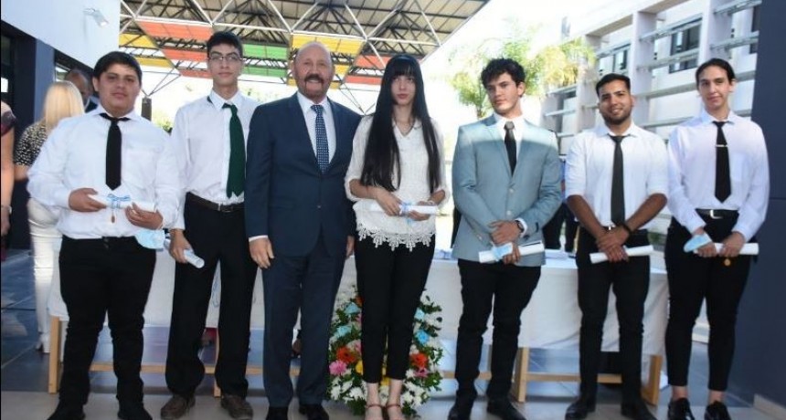 El gobernador Insfrán presidió al acto de colación en el Instituto Politécnico