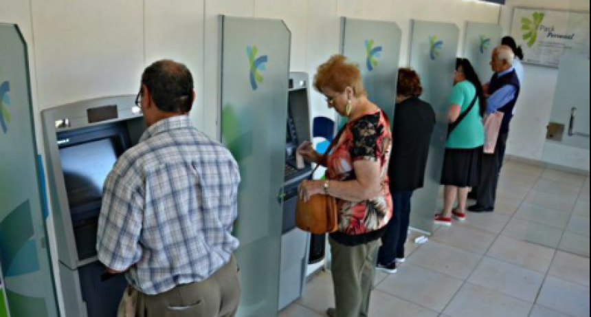 Informó la Defensoría que el Banco Formosa atenderá normalmente