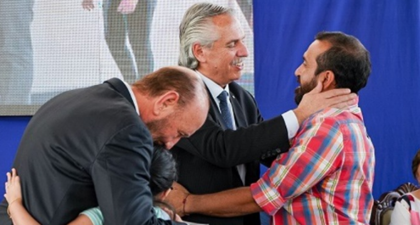 El presidente Fernández y el gobernador Insfrán concretaron la entrega de viviendas en la Nueva Formosa