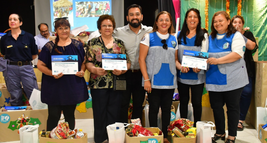 Durante un emotivo acto entregaron premios a los participantes del certamen “Pesebres Formoseños”