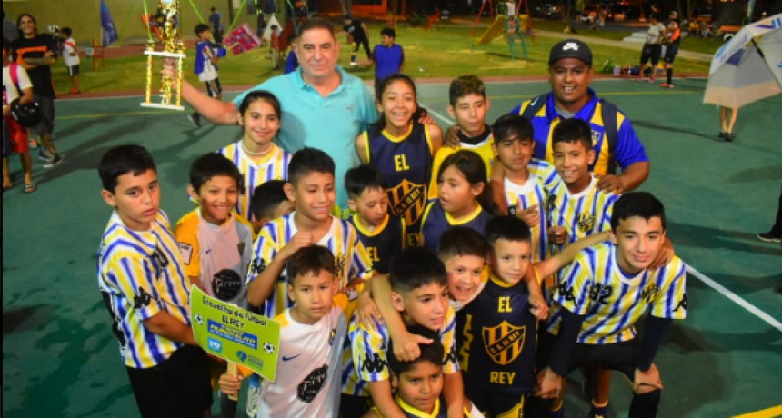 El intendente Jofre inaugur&oacute; una plaza y play&oacute;n deportivo en el barrio Emilio Tom&aacute;s