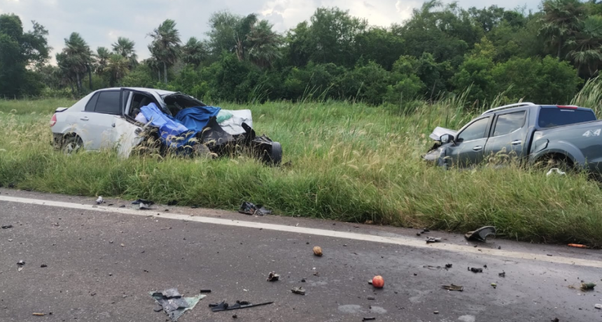 Colonia Pastoril: Dos veh&iacute;culos colisionaron de frente; hay tres personas fallecidas y un lesionado
