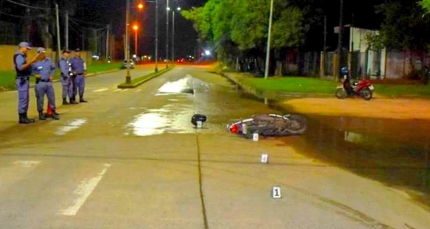 Un peatón falleció en el Hospital Central tras ser atropellado por una motociclista