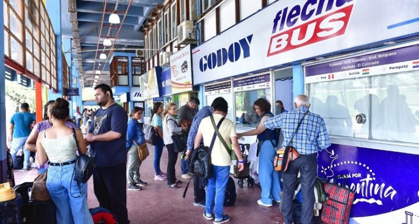 Empresas provinciales de transporte solicitaron un aumento del 110% tras fuerte devaluaci&oacute;n del Gobierno nacional