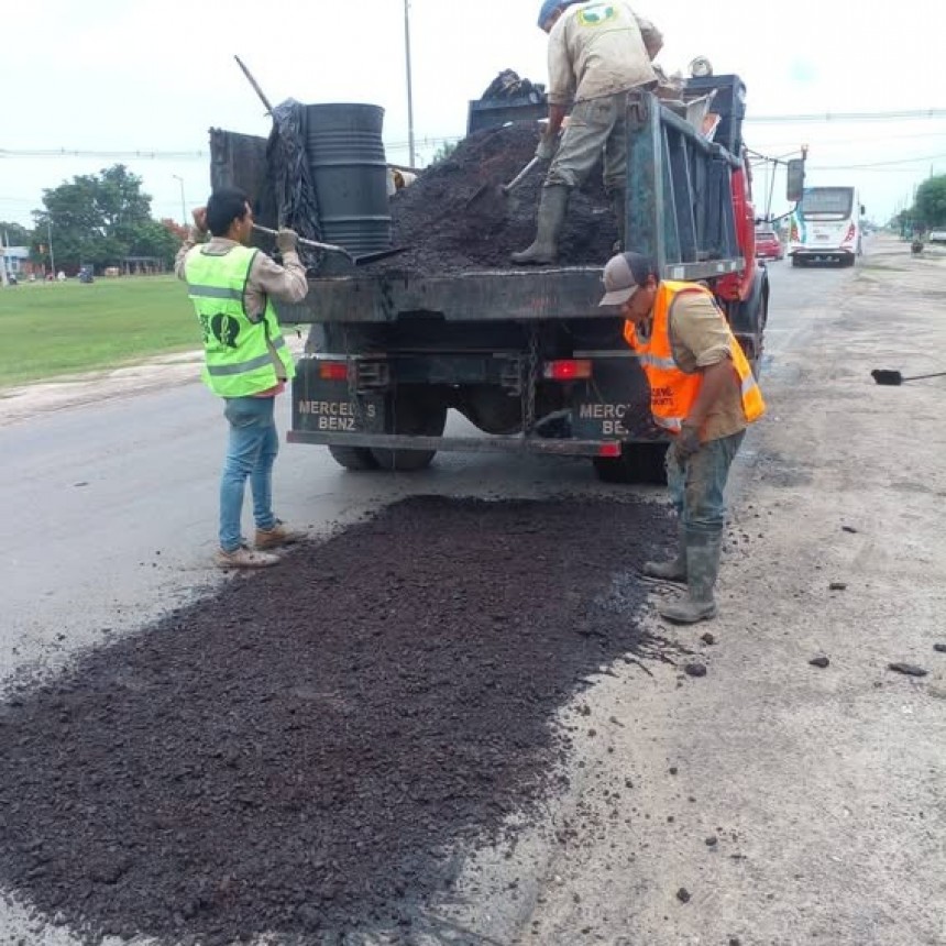 ACTIVA INTERVENCIÓN COMUNAL PARA RECOMPONER ARTERIAS PAVIMENTADAS EN TODO EL EJIDO URBANO