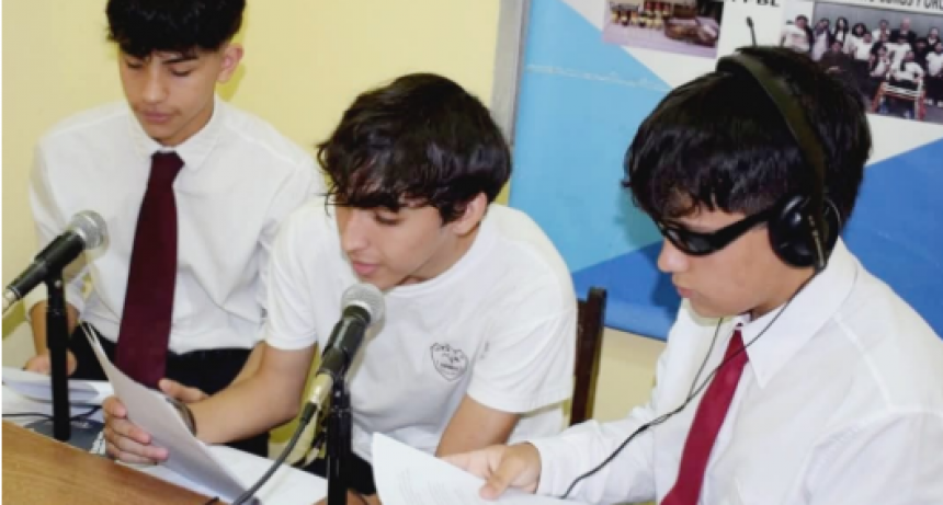 Estudiantes de la EPES N°10 transmitieron en vivo el OPNGT por la radio institucional perteneciente al Programa Medios Escolares